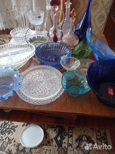 Посуда из хрусталя, цветного стекла