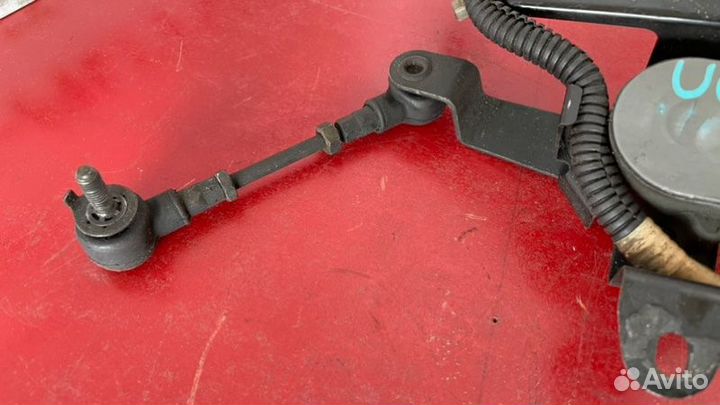 Датчик уровня просвета левый Toyota Celsior UCF21