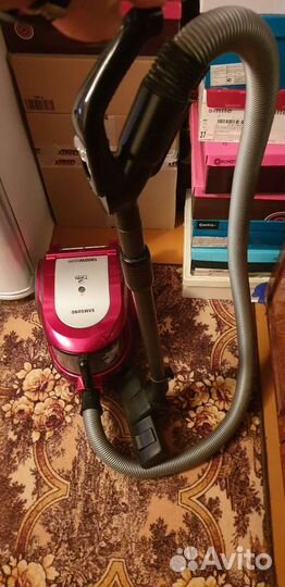 Пылесос Samsung SC6573 красный