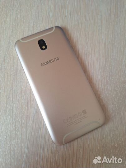 Телефон Samsung Galaxy j7