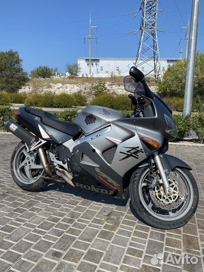 Honda VFR800FI