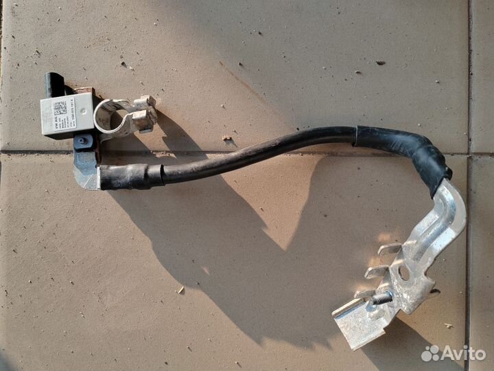 Клемма аккумулятора с датчиком Skoda Octavia A7