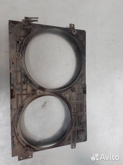 Диффузор вентилятора Volkswagen Golf 3 2000