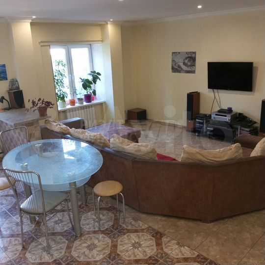 Дом 156,3 м² на участке 7 сот.