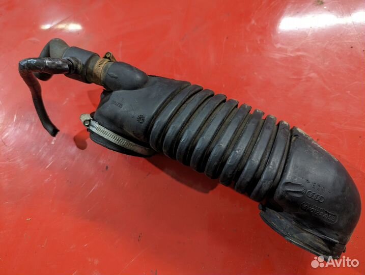 Патрубок воздушного фильтра Volkswagen Pointer