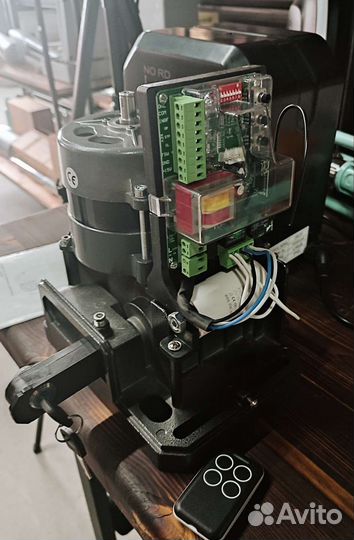 Привод для откатных ворот ni600z
