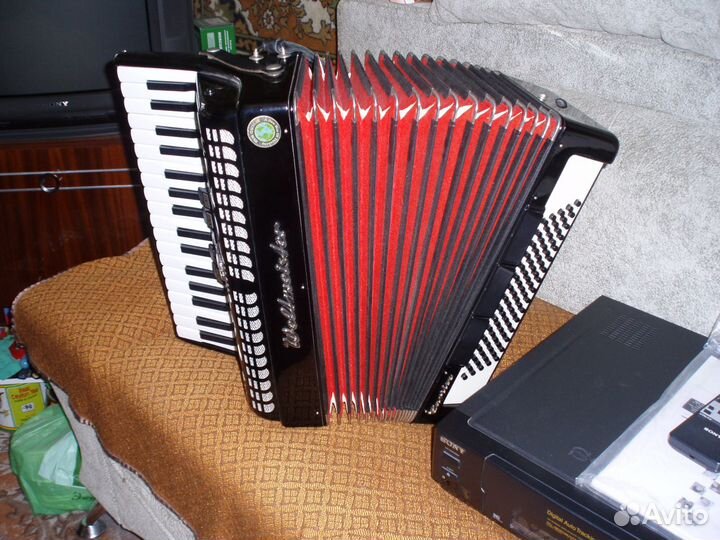 Аккордеон Weltmeister Caprice, 34/80/III/5/3