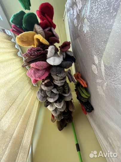 Вязанные носки и варежки