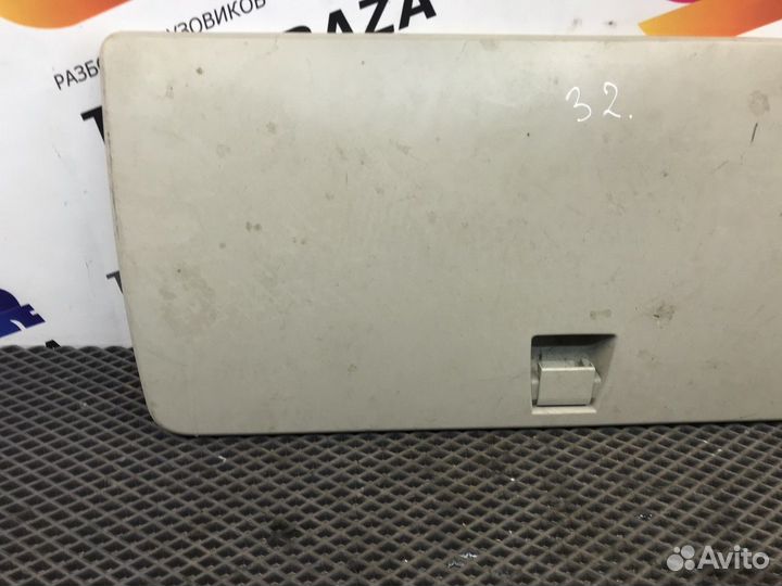 504169489 Крышка бардачка Iveco Stralis