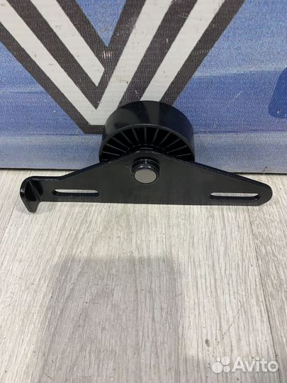 Ролик приводного ремня Натяжной обводной Renault l