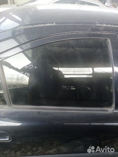 Стекло двери заднее правое Volvo S 60 2.4 2004