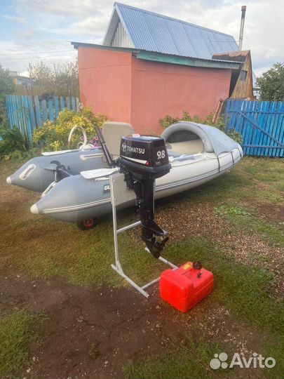 Продам лодку с мотором