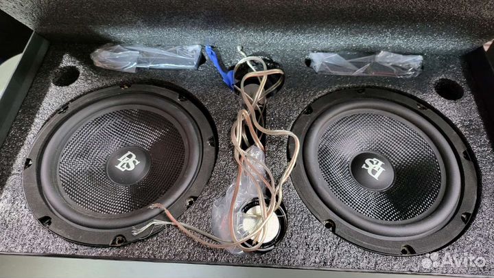Комплект автомобильной акустики, с усилителем