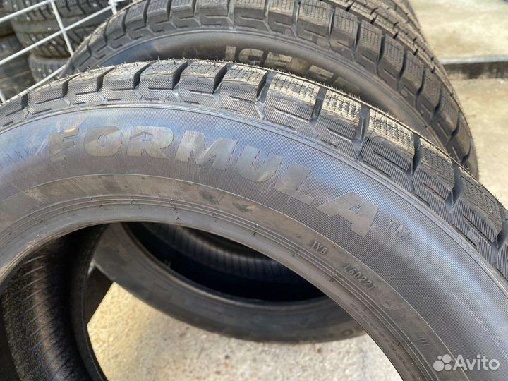 Pirelli Formula Ice FR 215/60 R17 100T