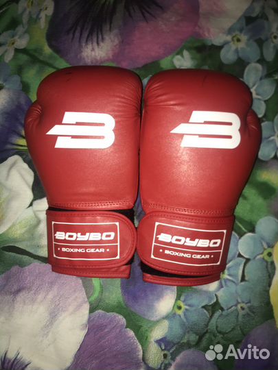 Боксерские перчатки