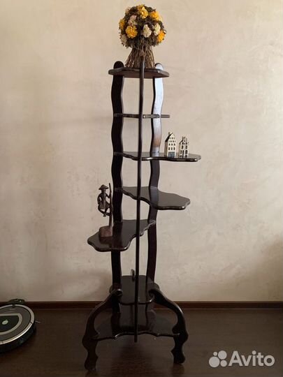 Продается полка для цветов и сувениров