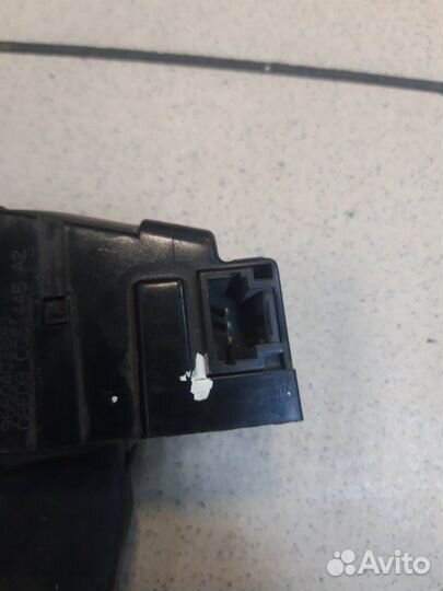 Замок крышки багажника Peugeot 308