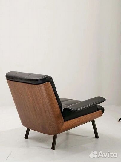 Кресло кожаное