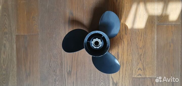 Гребной винт оригинал 14 х 19 моторы Suzuki 90-140