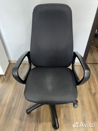 Офисное (компьютерное) кресло