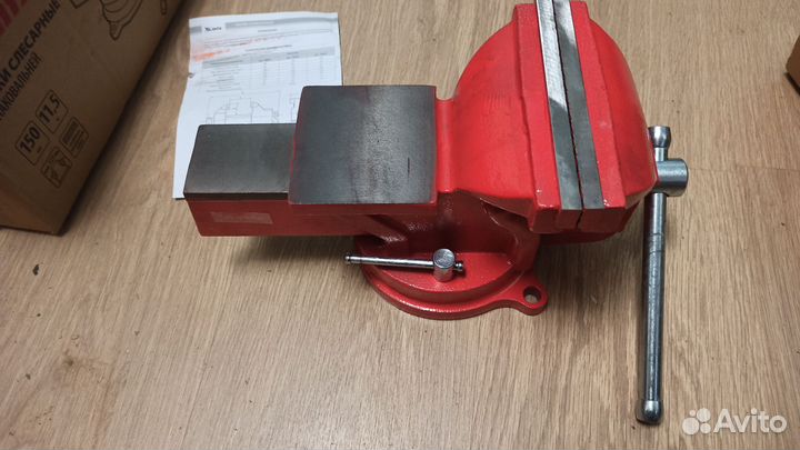 Продам тиски 150 слесарные