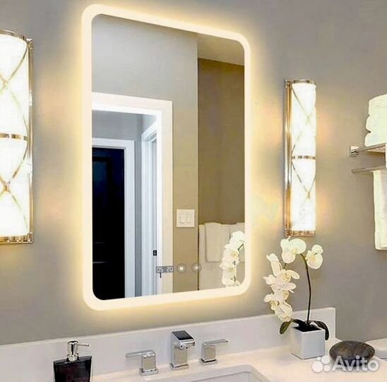 Полукруглое зеркало с подсветкой