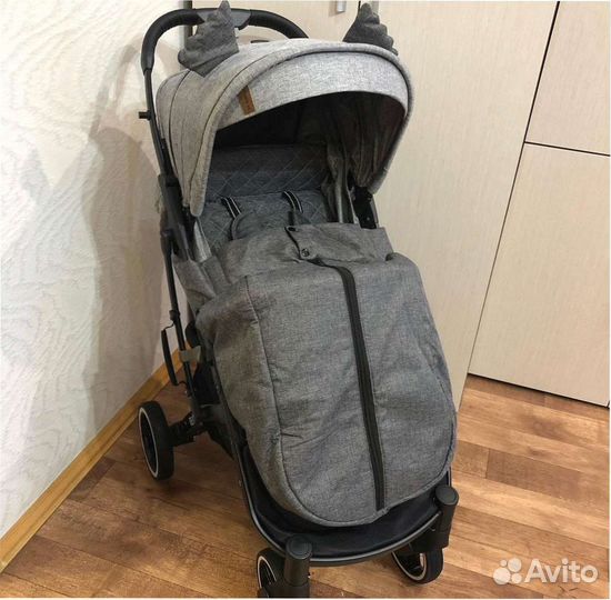 Коляска новая