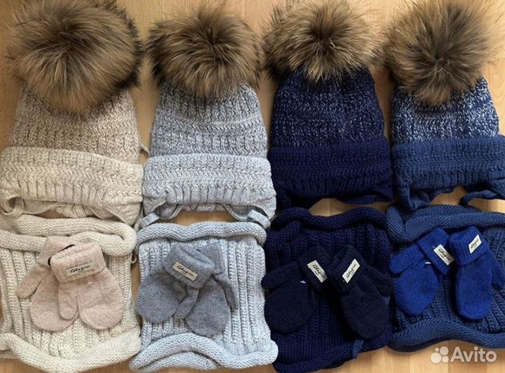 Комплект Шапка с натуральным помпоном и снуд