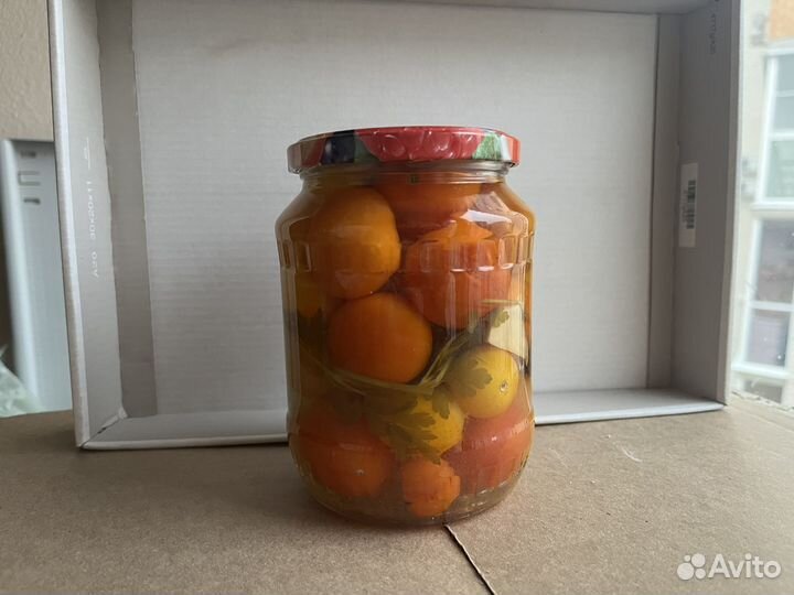 Домашние соленья, огурцы, помидоры, салаты