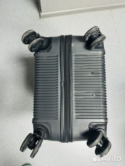 Чемодан размер М