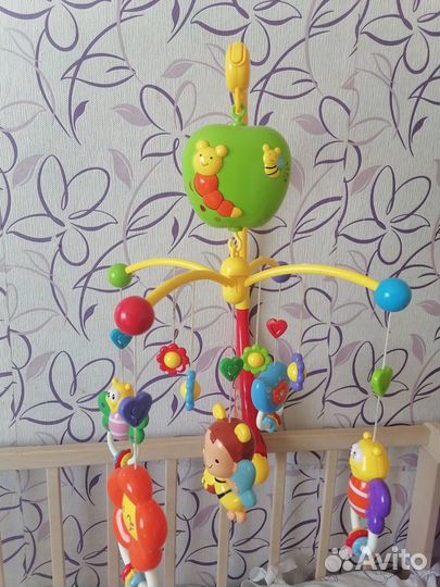 Музыкальный мобиль на кроватку