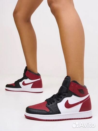 Nike Air Jordan 1 Retro Red (45р)
