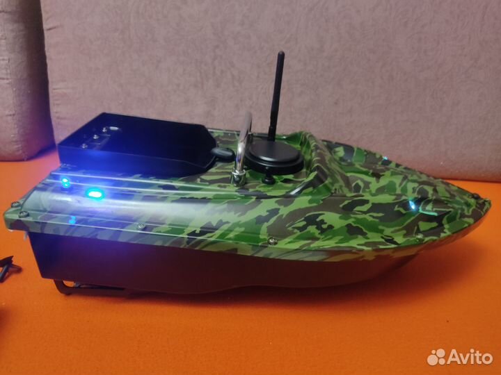 Кораблик для рыбалки и завоза прикормки C118gps