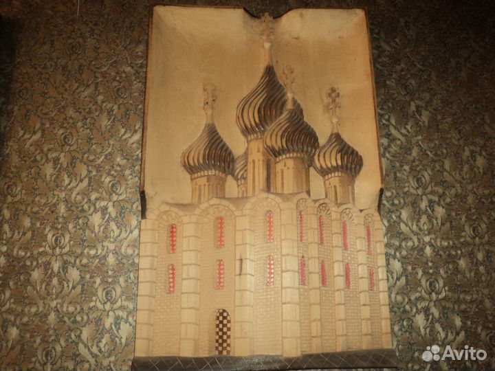 Резные картины из дерева разные