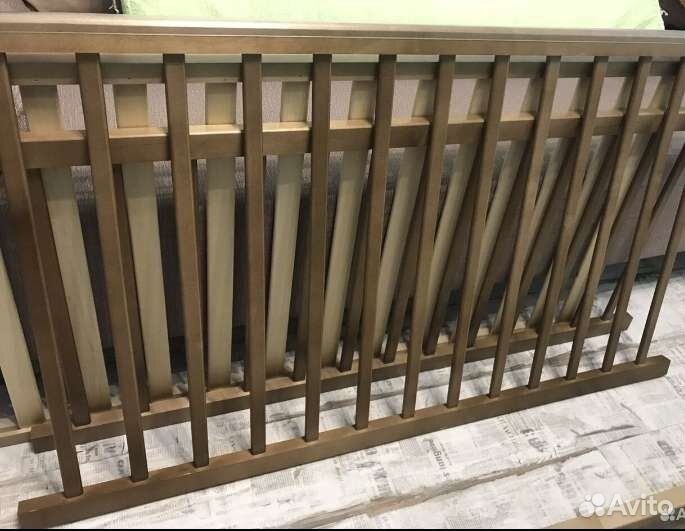 Кроватка детская с маятником и матрасом