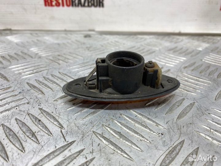 Повторитель поворота в крыло Kia Spectra седан S6D