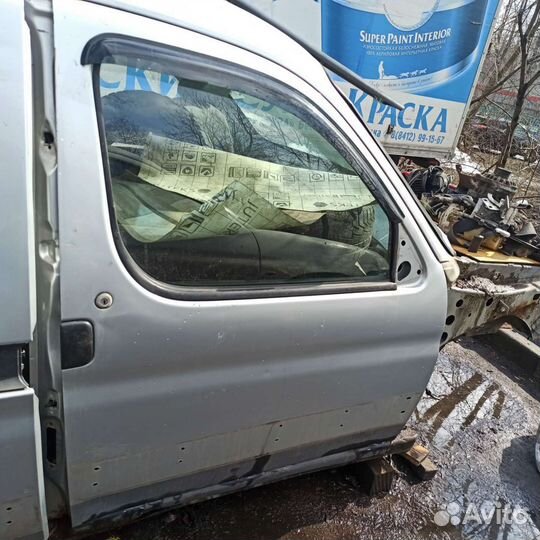 Передняя правая дверь на Ситроен Берлинго м59