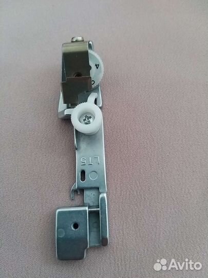 Лапка для оверлока brother (тесьма, резинка)