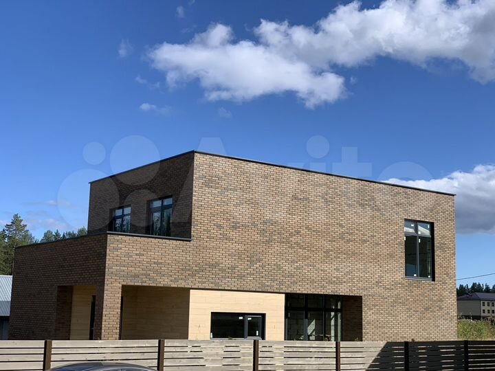 Дом 267 м² на участке 7 сот.