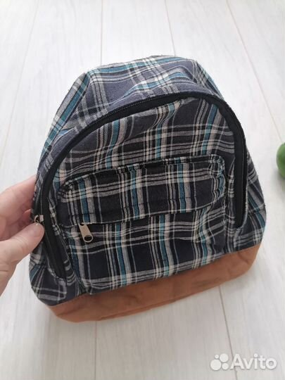 Рюкзак детский и игрушка