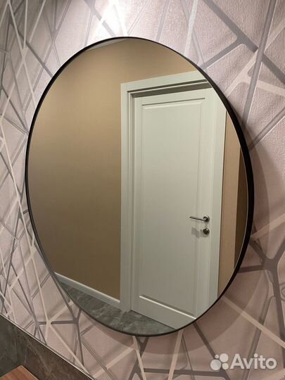 Зеркало настенное круглое в раме 80 см