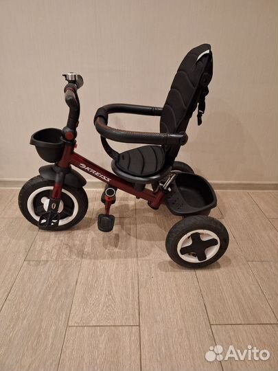 Детский велосипед с ручкой
