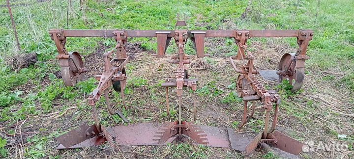 Культиватор-окучник картофеля