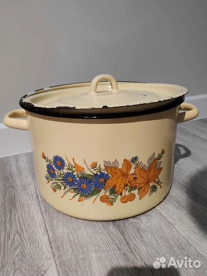 Кастрюля эмалированная на 8 литров б/у