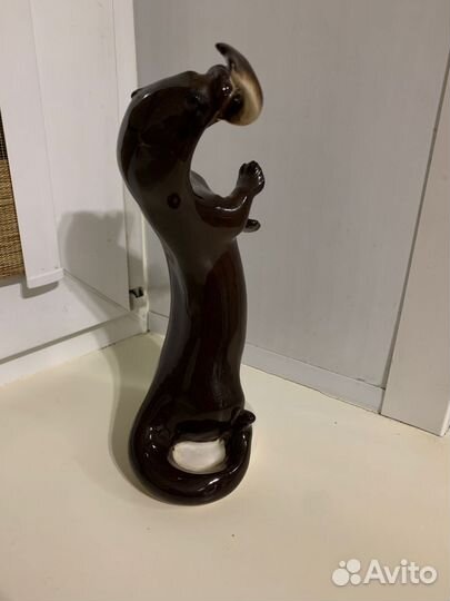 Выдра с рыбой лфз