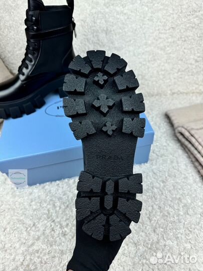 Ботинки Prada женские