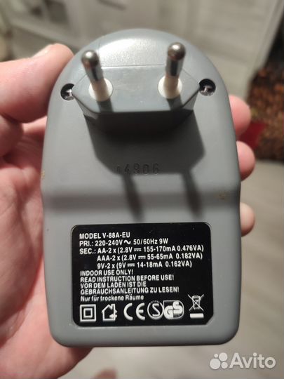 Зарядное устройство для пальчиковых аккумуляторов