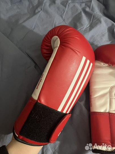 Боксерские перчатки Adidas