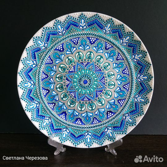 Тарелка декоративная с ручной росписью