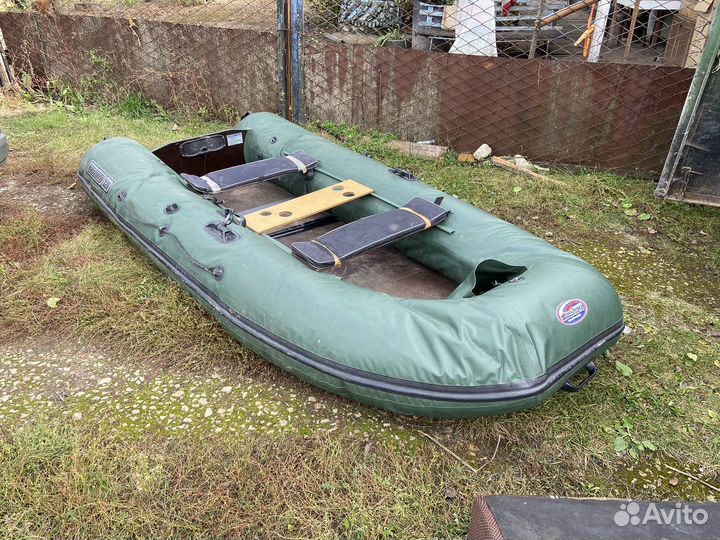 Лодка с мотором